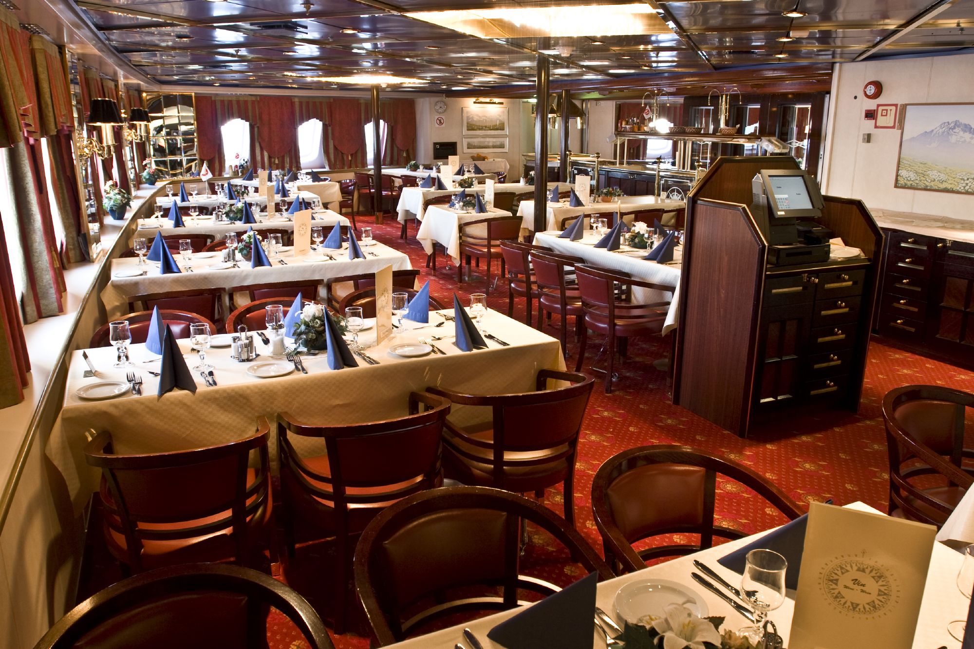 Hurtigruten Cruise Lines MS Vesteralen Interior Restaurant 3.jpg